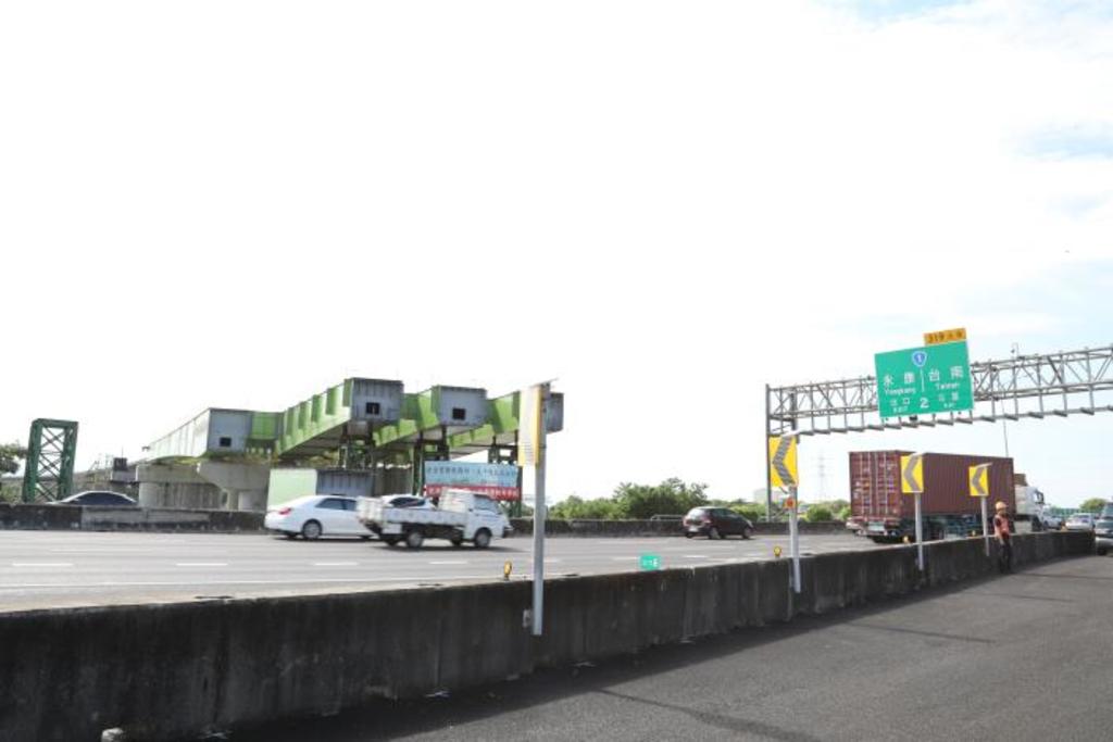 北外環道路工程作業 台南永康夜間雙向封閉